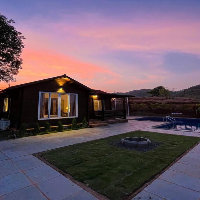 Waterrock Stays The Mango Tree Chalet Púna Kültér fotó