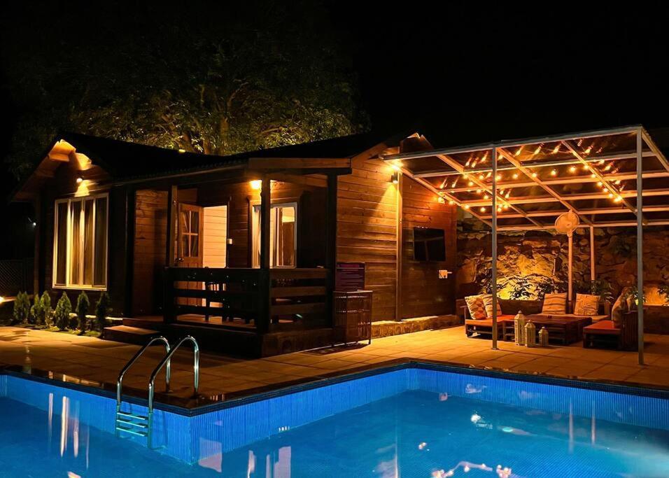 Waterrock Stays The Mango Tree Chalet Púna Kültér fotó