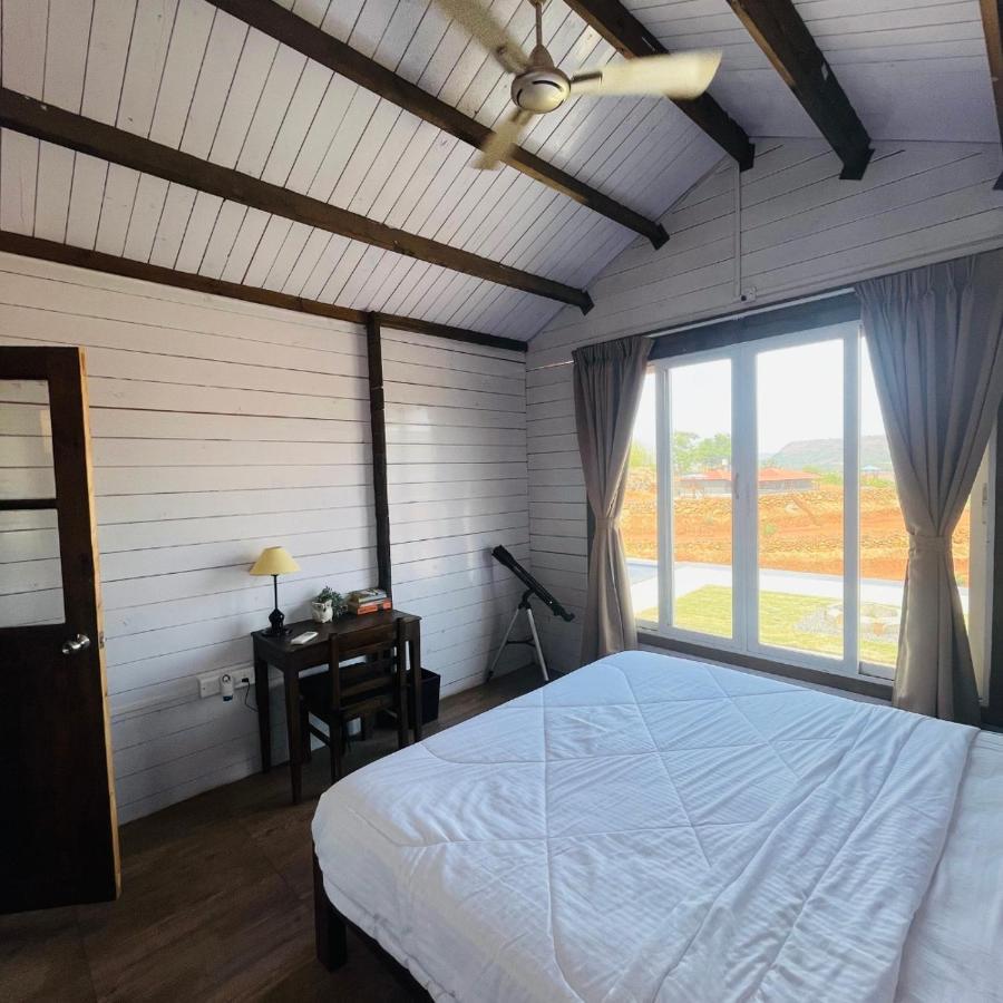 Waterrock Stays The Mango Tree Chalet Púna Kültér fotó